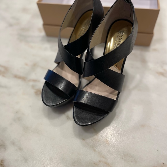 Holiday Dress Black Leather Shoe Sandals, Michael Kore Elena Platform Modern - Picture 5 of 10